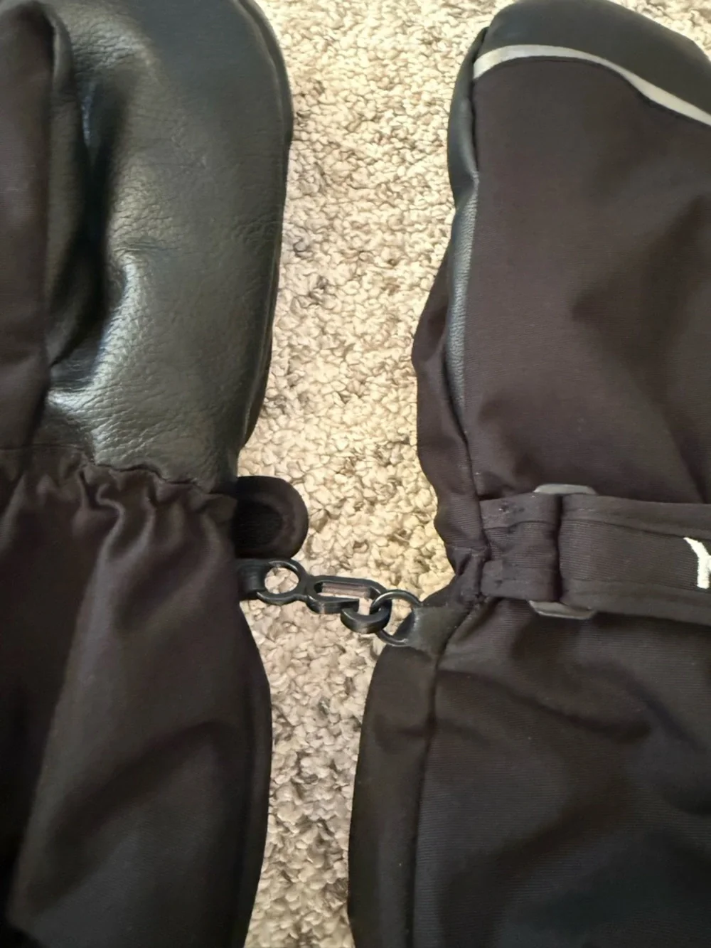 MCTI Waterproof Black Mittens Sz Kids XS 8-11 Years
